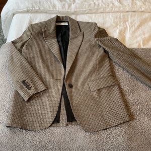Oversized padded shoulder blazer